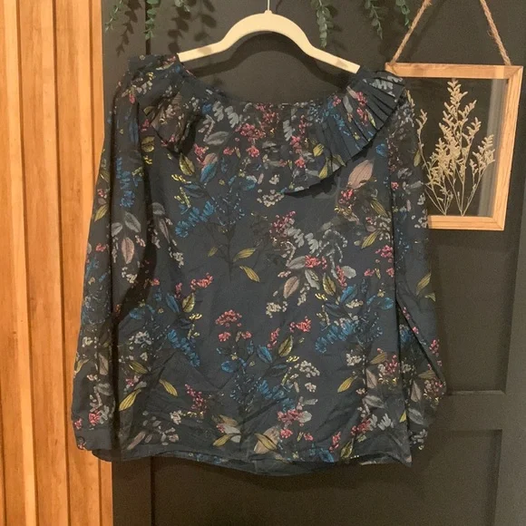 Banana Republic Jewel Tone floral‎ Frills Blouse. Size M - Picture 3 of 10
